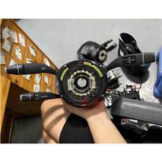 奔驰C200组合开关-转向柱开关模块