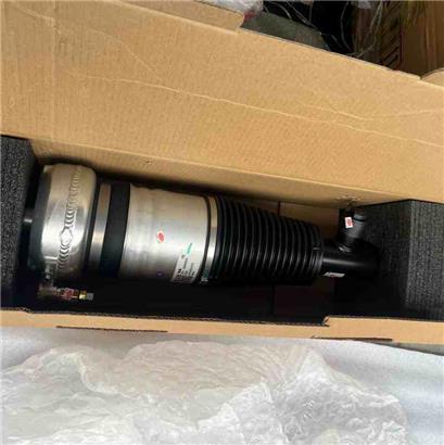 理想L8减震器
